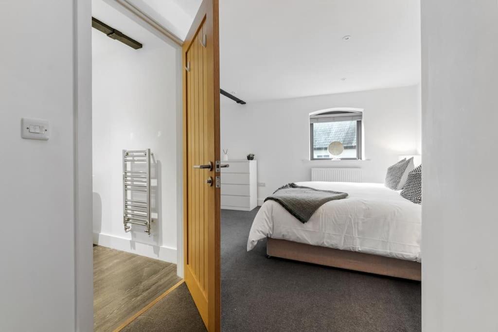 1A The Courtyard, Exeter Apartment ภายนอก รูปภาพ
