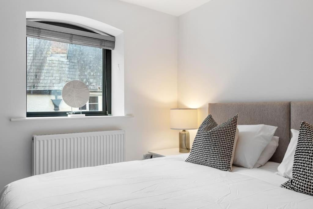 1A The Courtyard, Exeter Apartment ภายนอก รูปภาพ