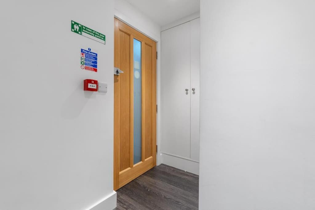 1A The Courtyard, Exeter Apartment ภายนอก รูปภาพ