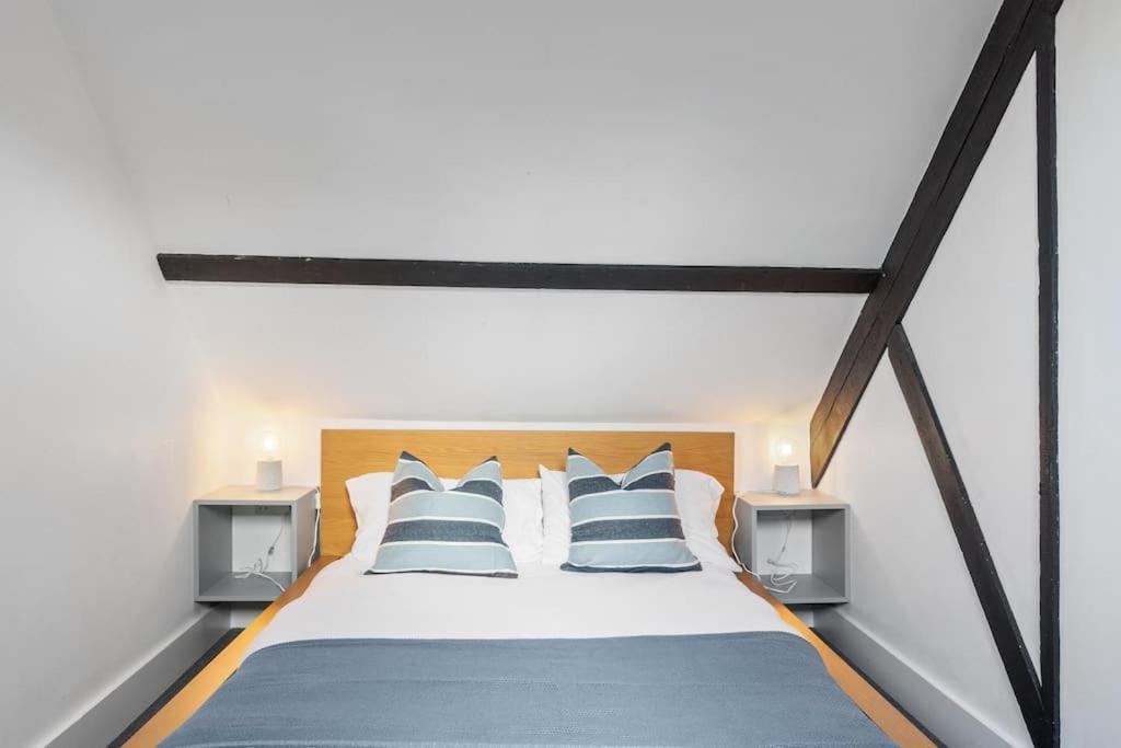 1A The Courtyard, Exeter Apartment ภายนอก รูปภาพ