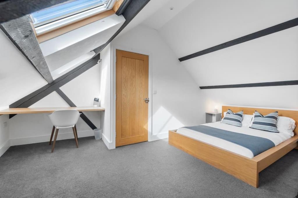1A The Courtyard, Exeter Apartment ภายนอก รูปภาพ