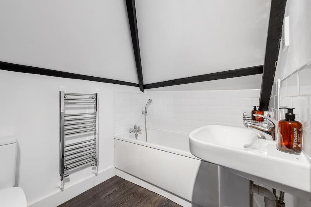 1A The Courtyard, Exeter Apartment ภายนอก รูปภาพ