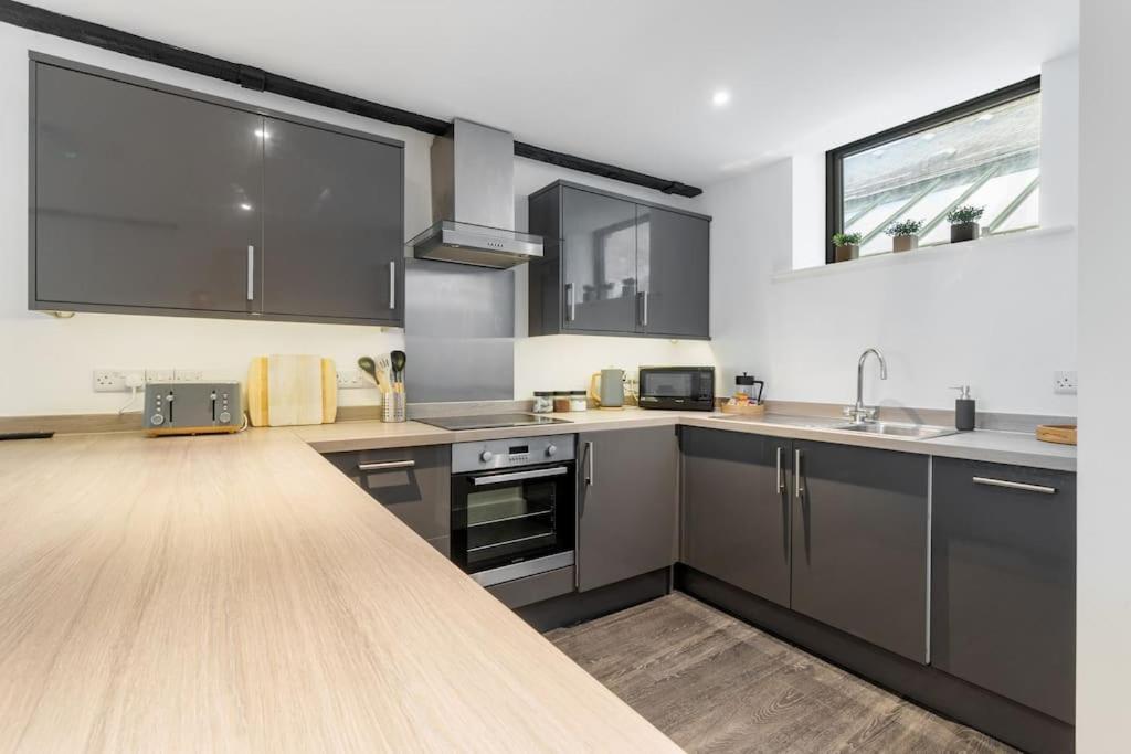 1A The Courtyard, Exeter Apartment ภายนอก รูปภาพ