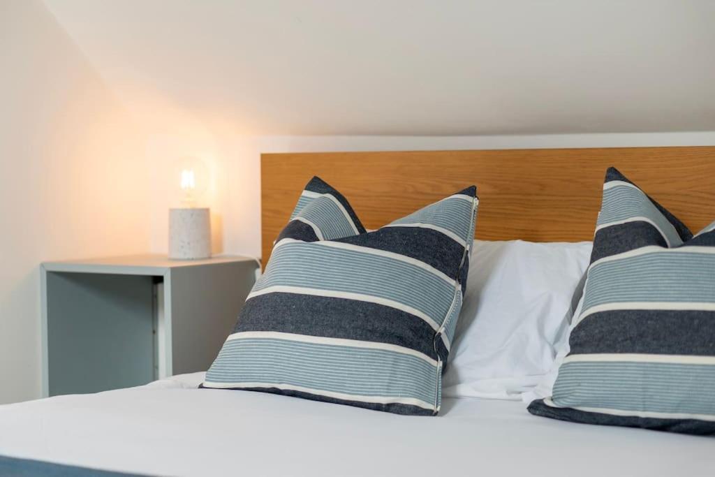 1A The Courtyard, Exeter Apartment ภายนอก รูปภาพ