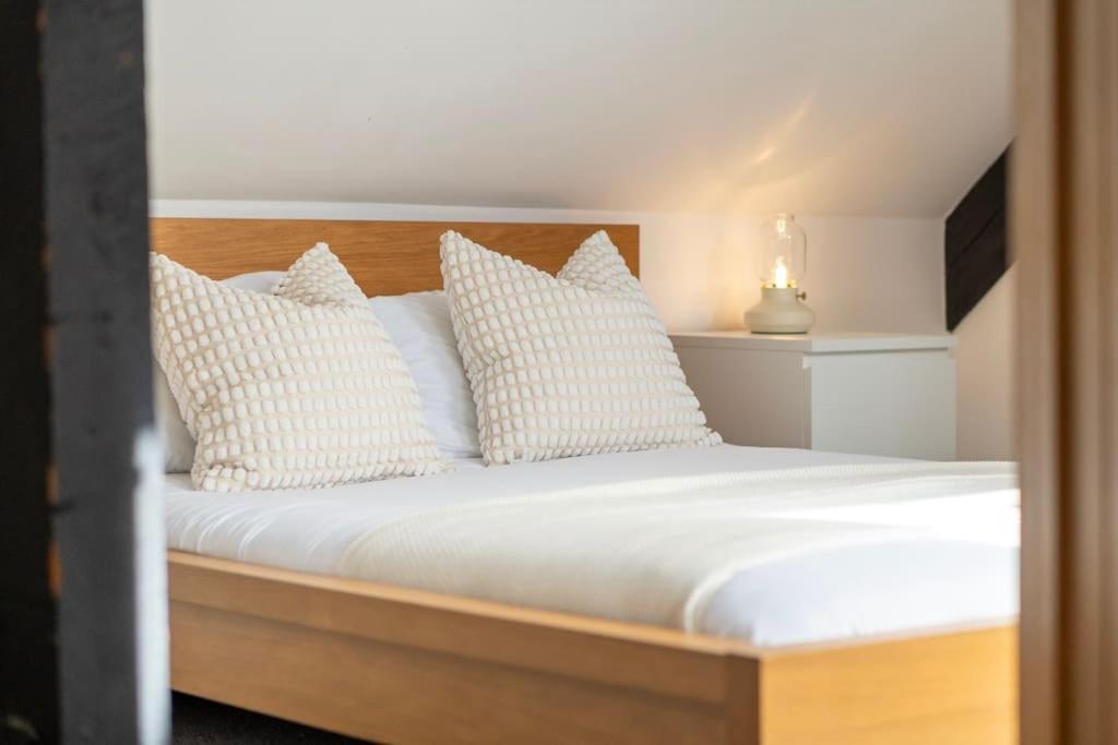 1A The Courtyard, Exeter Apartment ภายนอก รูปภาพ