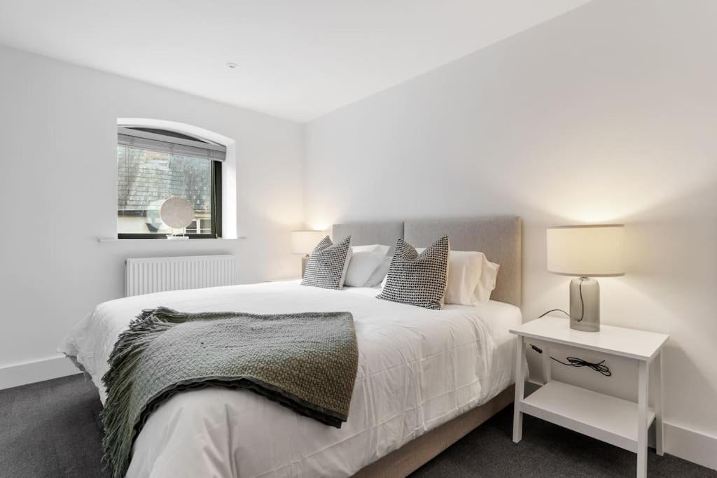 1A The Courtyard, Exeter Apartment ภายนอก รูปภาพ