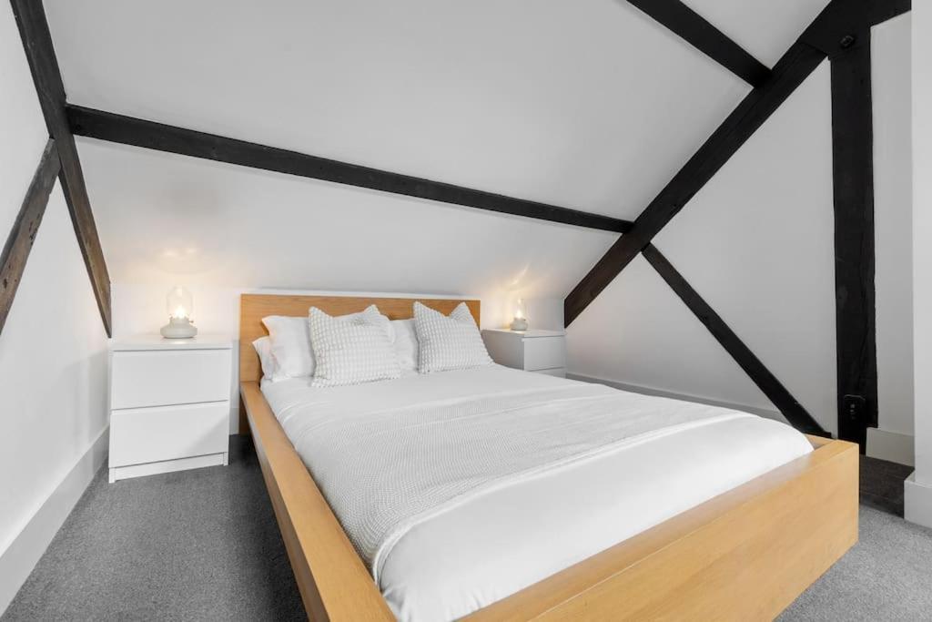 1A The Courtyard, Exeter Apartment ภายนอก รูปภาพ