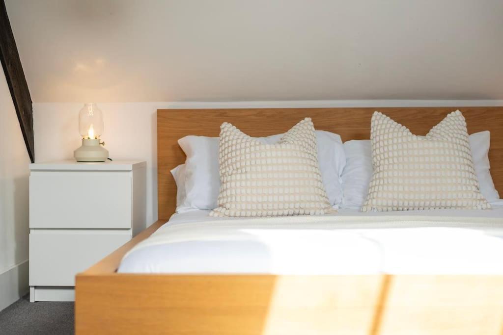 1A The Courtyard, Exeter Apartment ภายนอก รูปภาพ