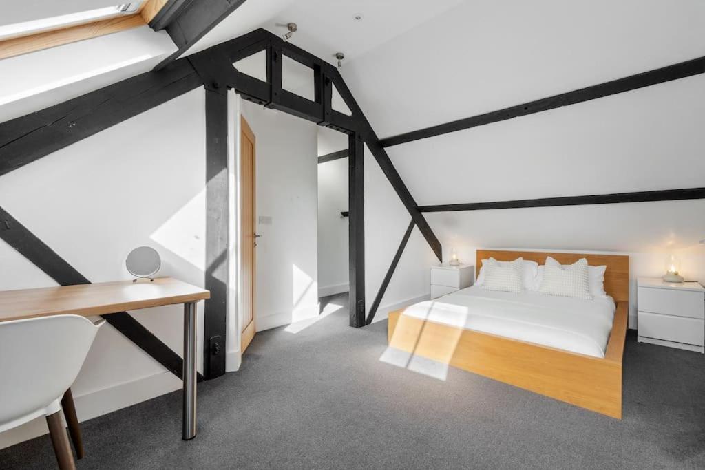 1A The Courtyard, Exeter Apartment ภายนอก รูปภาพ