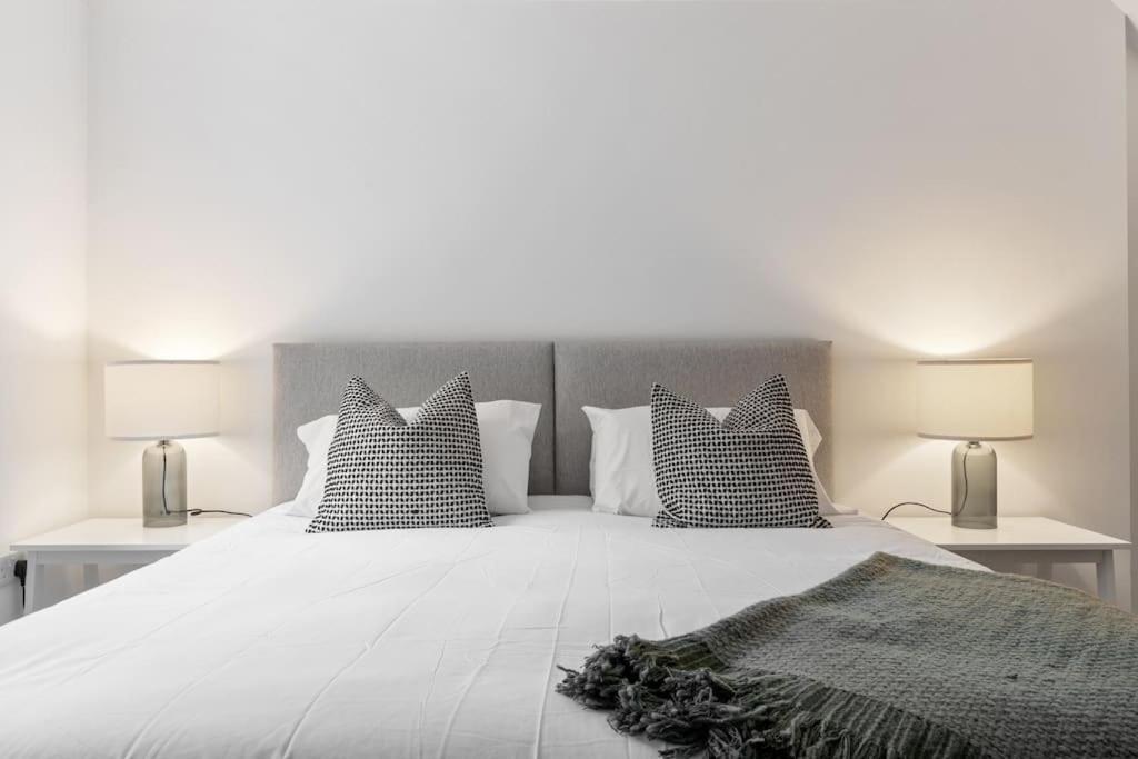 1A The Courtyard, Exeter Apartment ภายนอก รูปภาพ