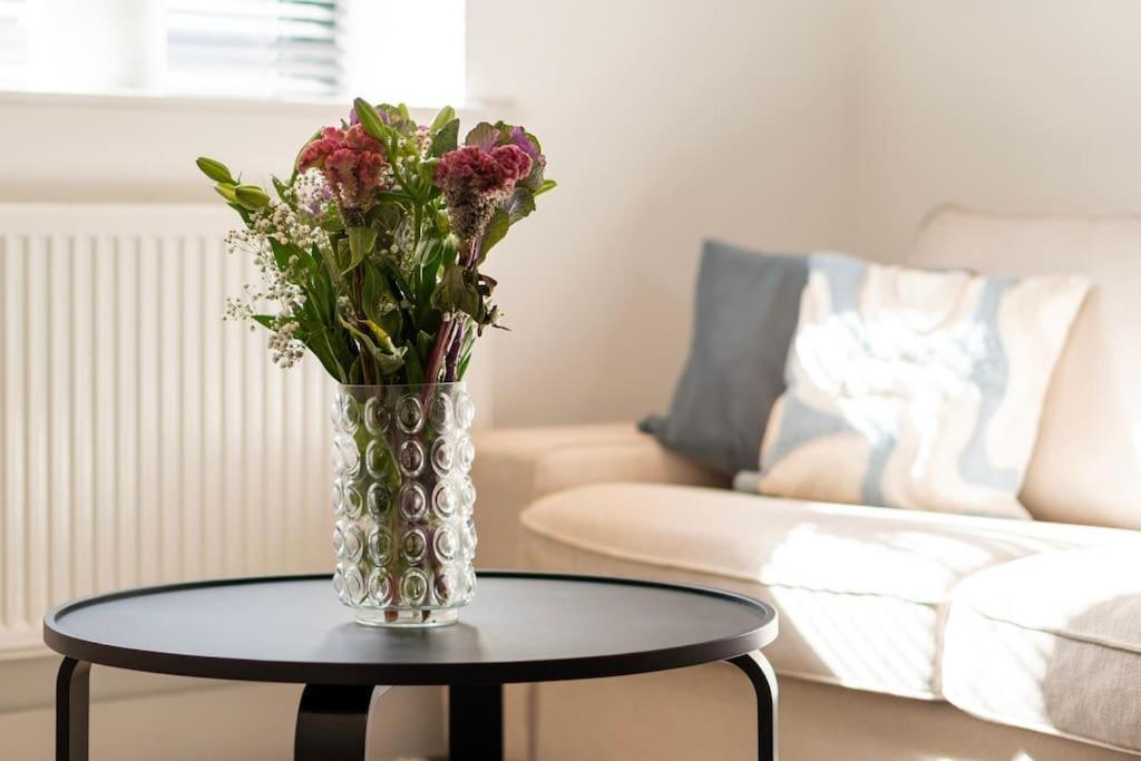 1A The Courtyard, Exeter Apartment ภายนอก รูปภาพ