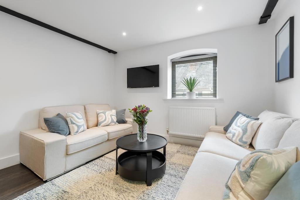 1A The Courtyard, Exeter Apartment ภายนอก รูปภาพ
